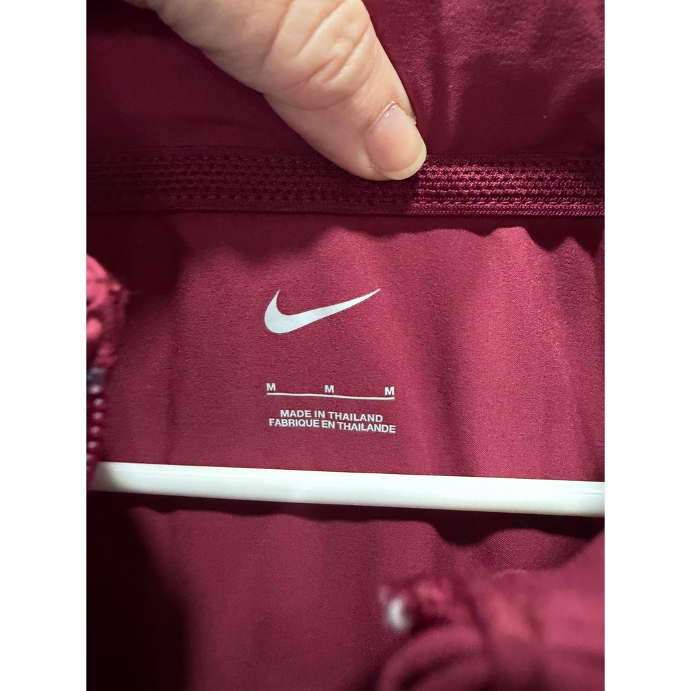 NWT 
Nike Men's Burgundy Full Zip‎ Golf Jacket Size Medium Athletic Track